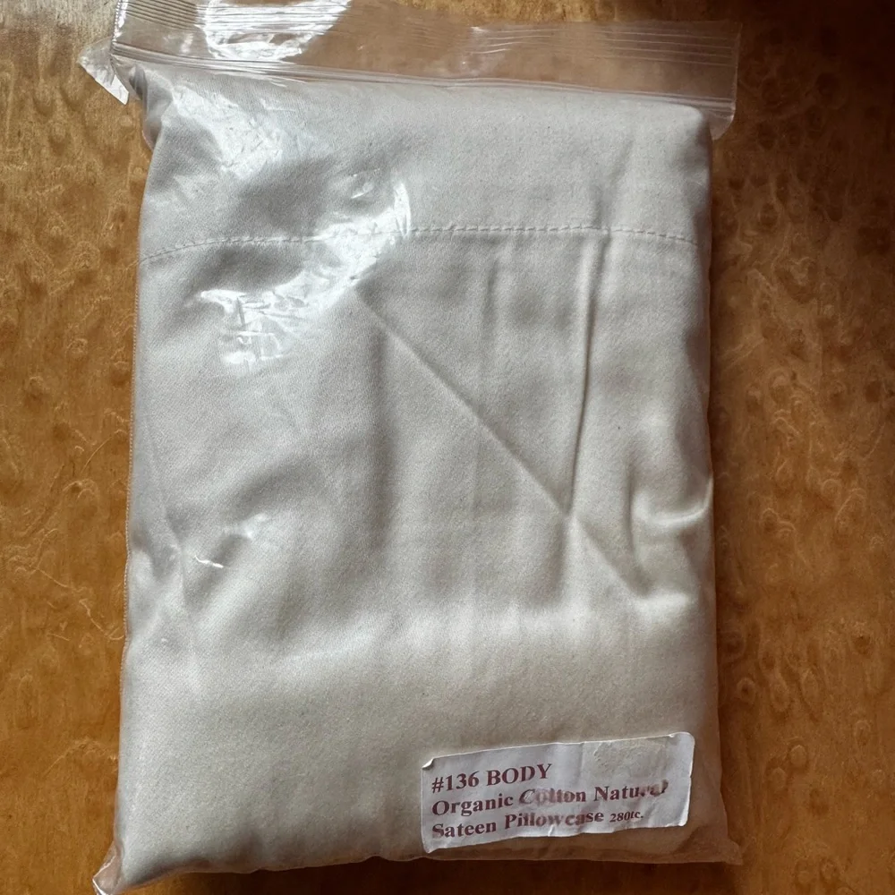 100% Organic Cotton Sateen BODY size Pillowcase - NWT